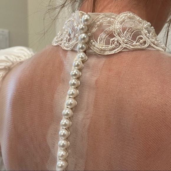 80S Lace Beaded Puff & Long Sleeved Winter White Wedding Gown Long Train & Veil - Picture 8 of 17